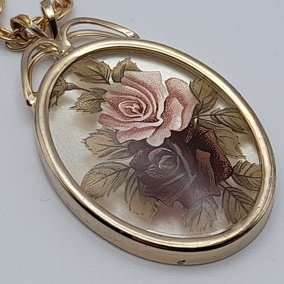 Victorian Cameo Style Necklace Rose Print Pendant Gold Tone - Picture 4 of 9
